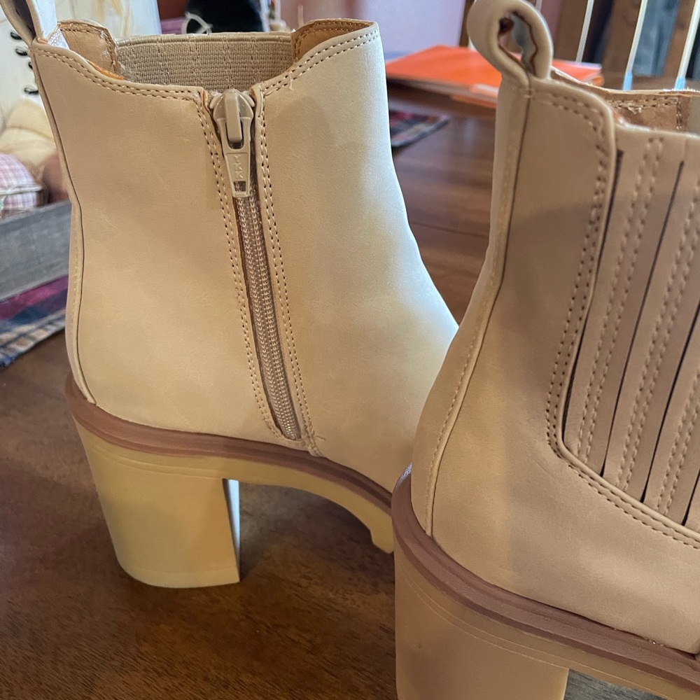DV by Dolce Vita Very Light Tan Chunky Heeled Boots - Picture 6 of 16